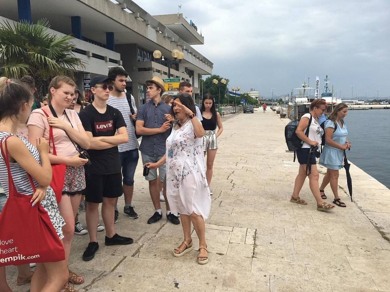 34712642_2027709804224396_8419817465755729920_n