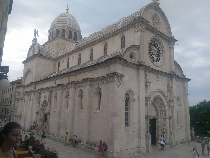 34728572_2071952149740830_96374526341808128_n