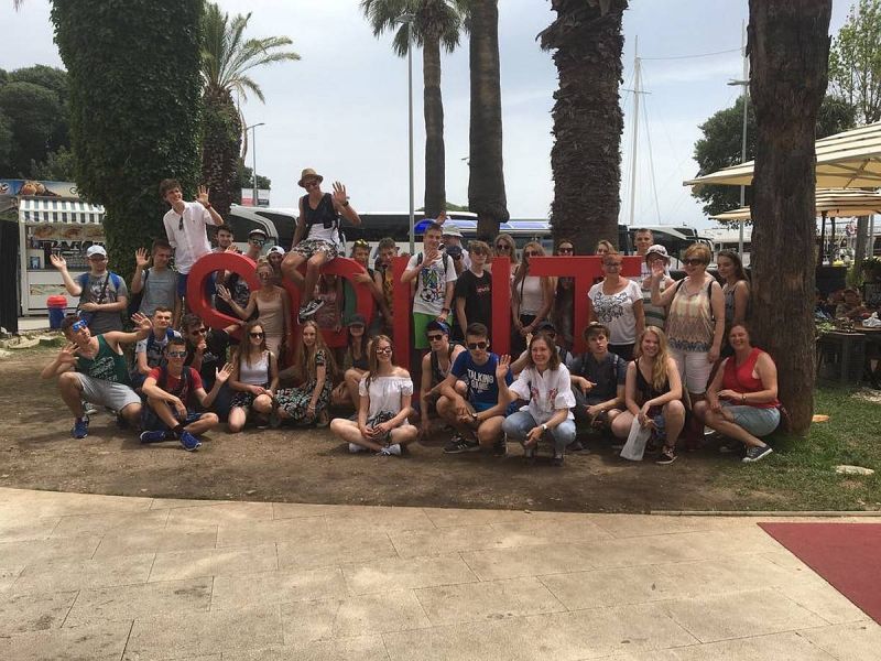 34778664_2027370360925007_4630984302920728576_n