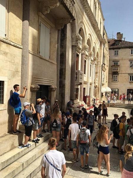 34887999_2027371964258180_6416934947021389824_n