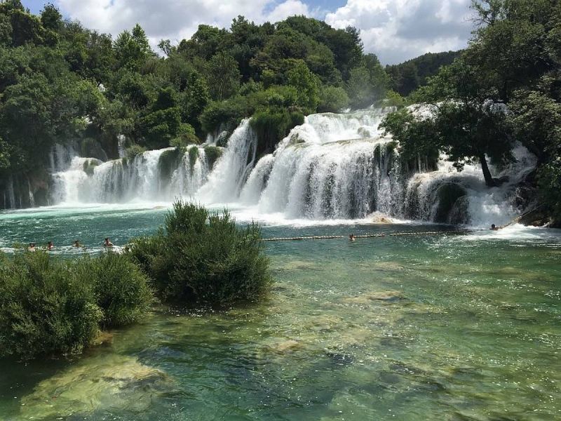 34755249_2028924580769585_7462663946344857600_n