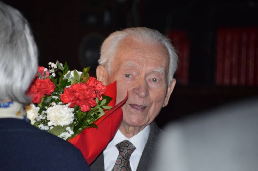 PicsArt_03-24-11.08.30