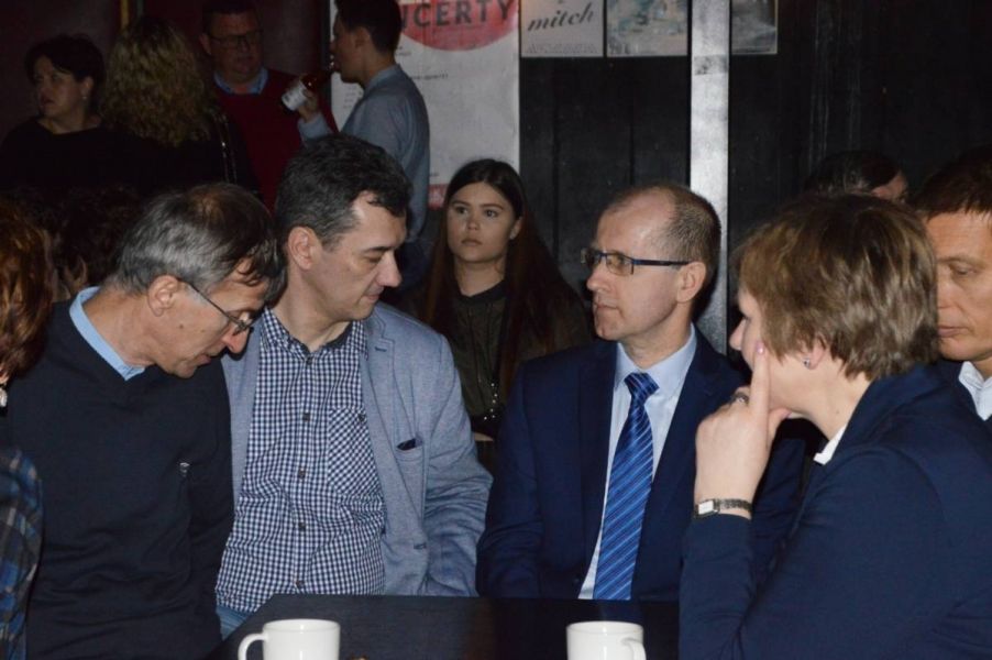 PicsArt_03-24-11.38.50