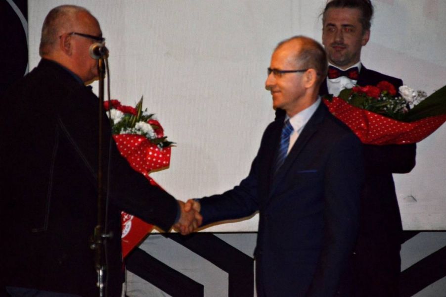 PicsArt_03-25-01.05.46