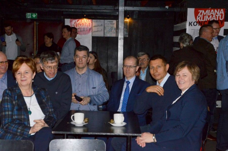 PicsArt_03-25-12.12.51