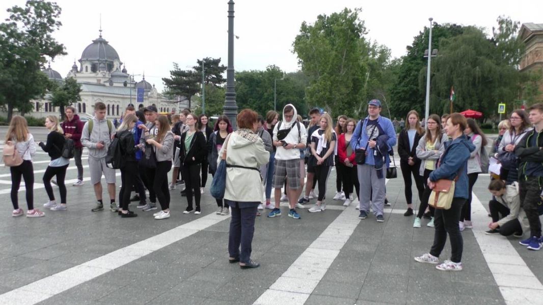 61444393_1301553560004598_108881479697694720_o