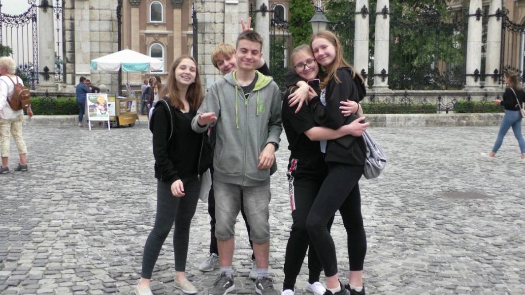 61800420_1301554383337849_4450973457517117440_o