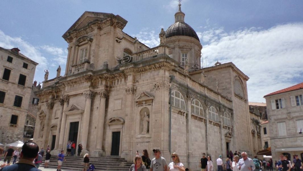 61241351_1301555796671041_7912517390703788032_o