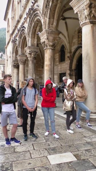 61272586_1301556130004341_1977107805810720768_n