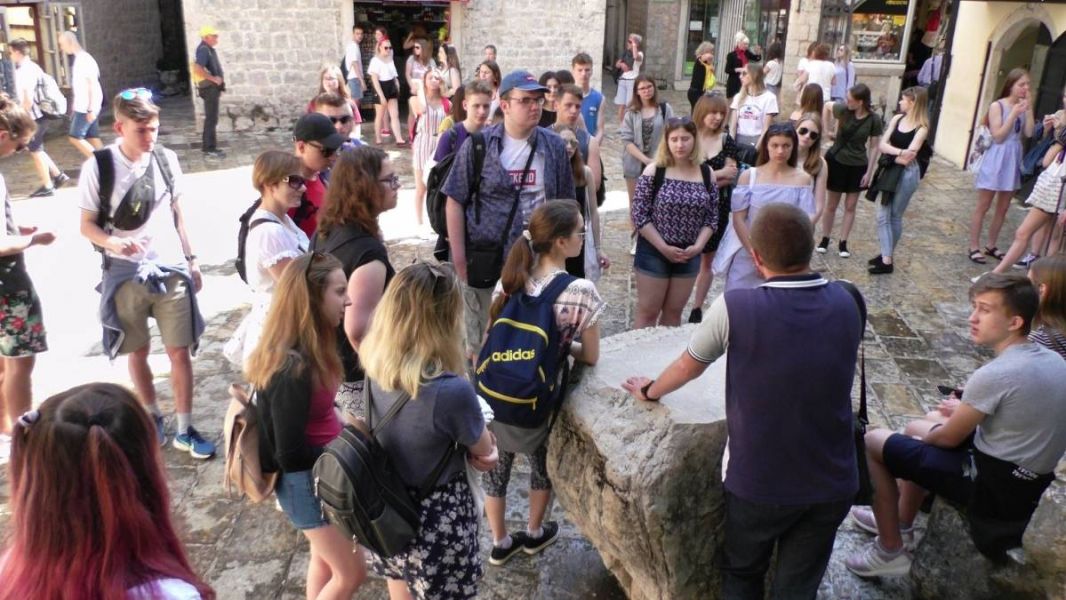 61453628_1302908259869128_861158139897053184_o