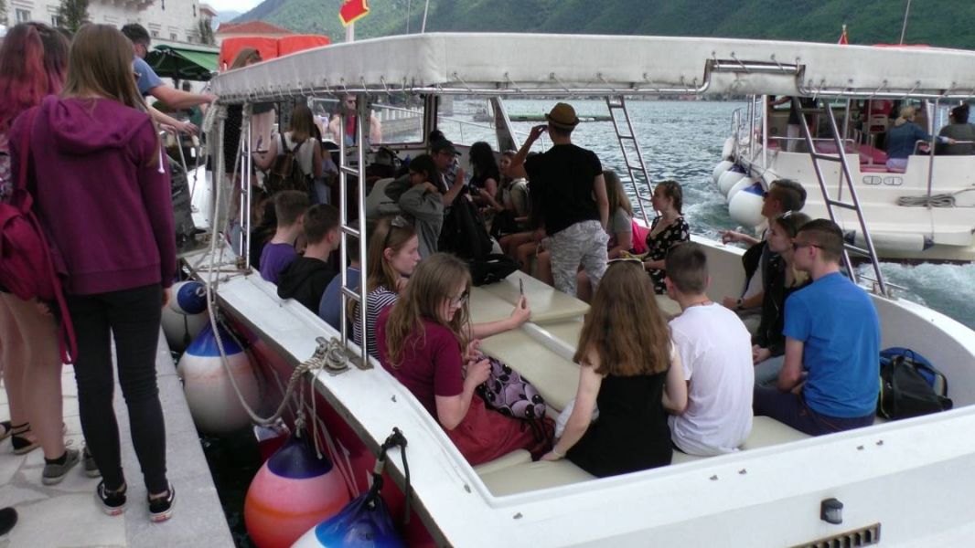 61545846_1302908489869105_3643331391812272128_o