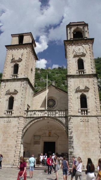 61657014_1302909056535715_1270398871721213952_n