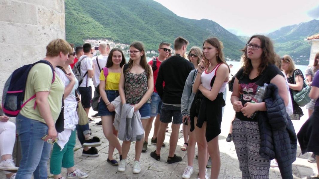 61845361_1302908559869098_3052440962438529024_o