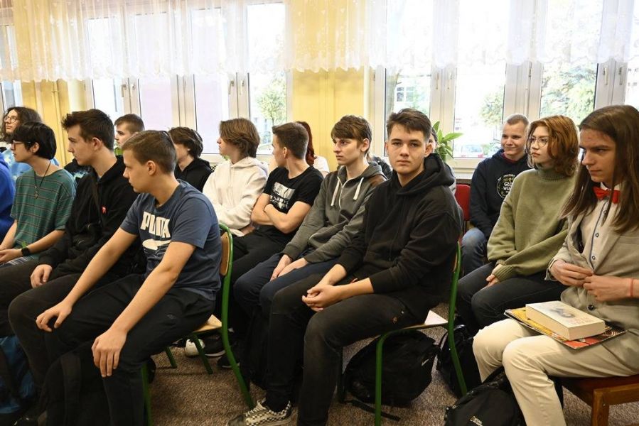 _DSC3564 - spotkanie z poeta zd. 5