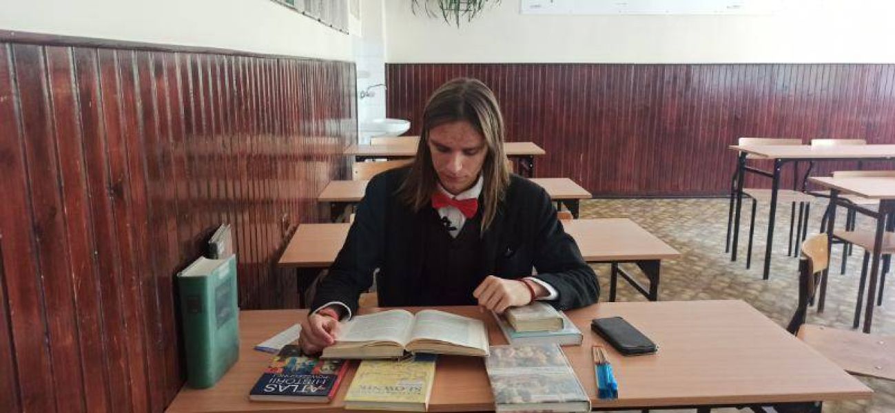 -8906978906139619376