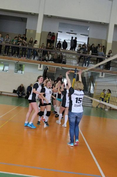 27399495_575085939507341_665387852_n